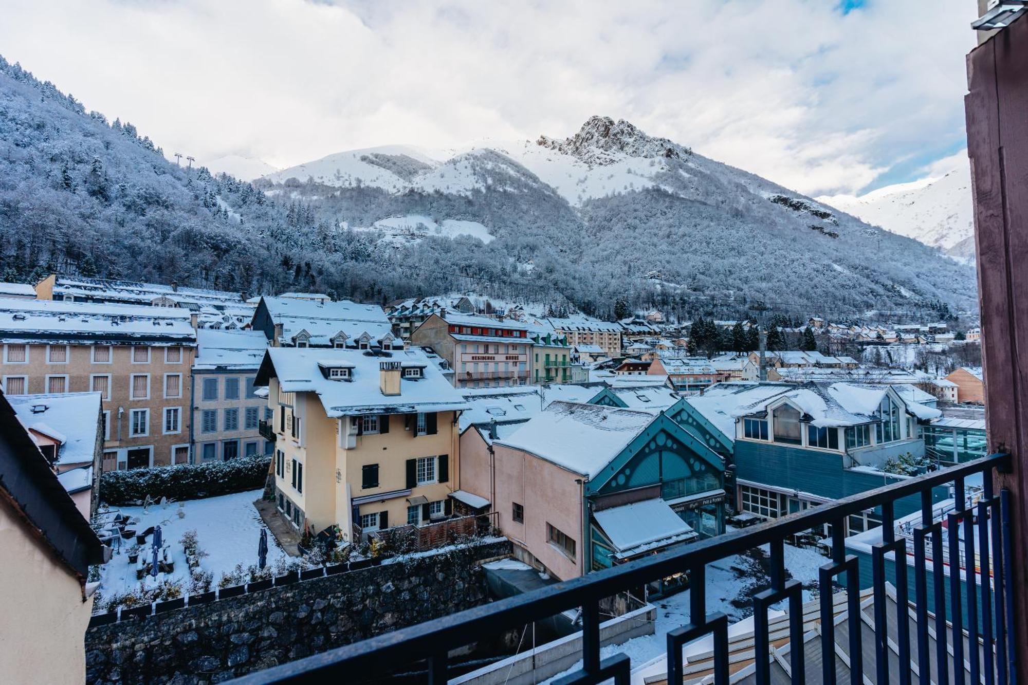 Garden & City Cauterets Balneo Exterior photo
