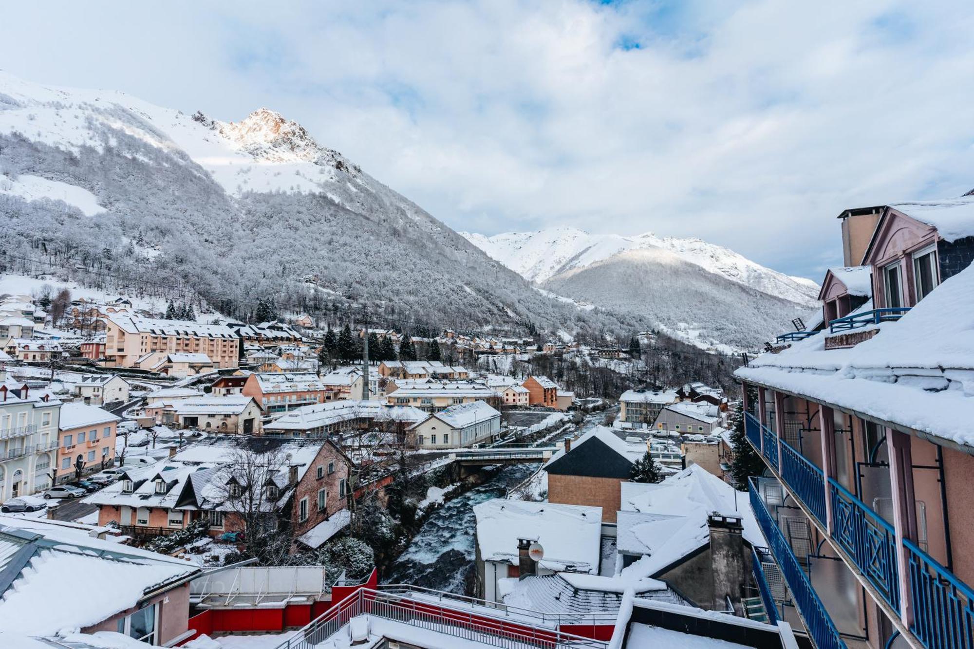 Garden & City Cauterets Balneo Exterior photo